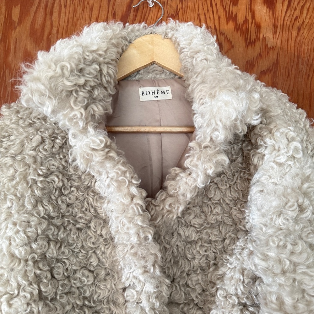 Boheme faux shearling cropped coat. S/M. NWOT. - Picture 4 of 9